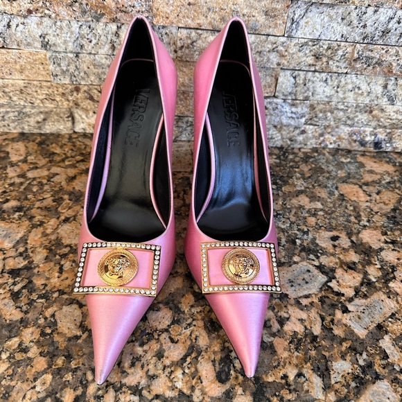 Versace Medusa Biggie Buckle Satin Pumps in Rose Pink - Picture 8 of 14